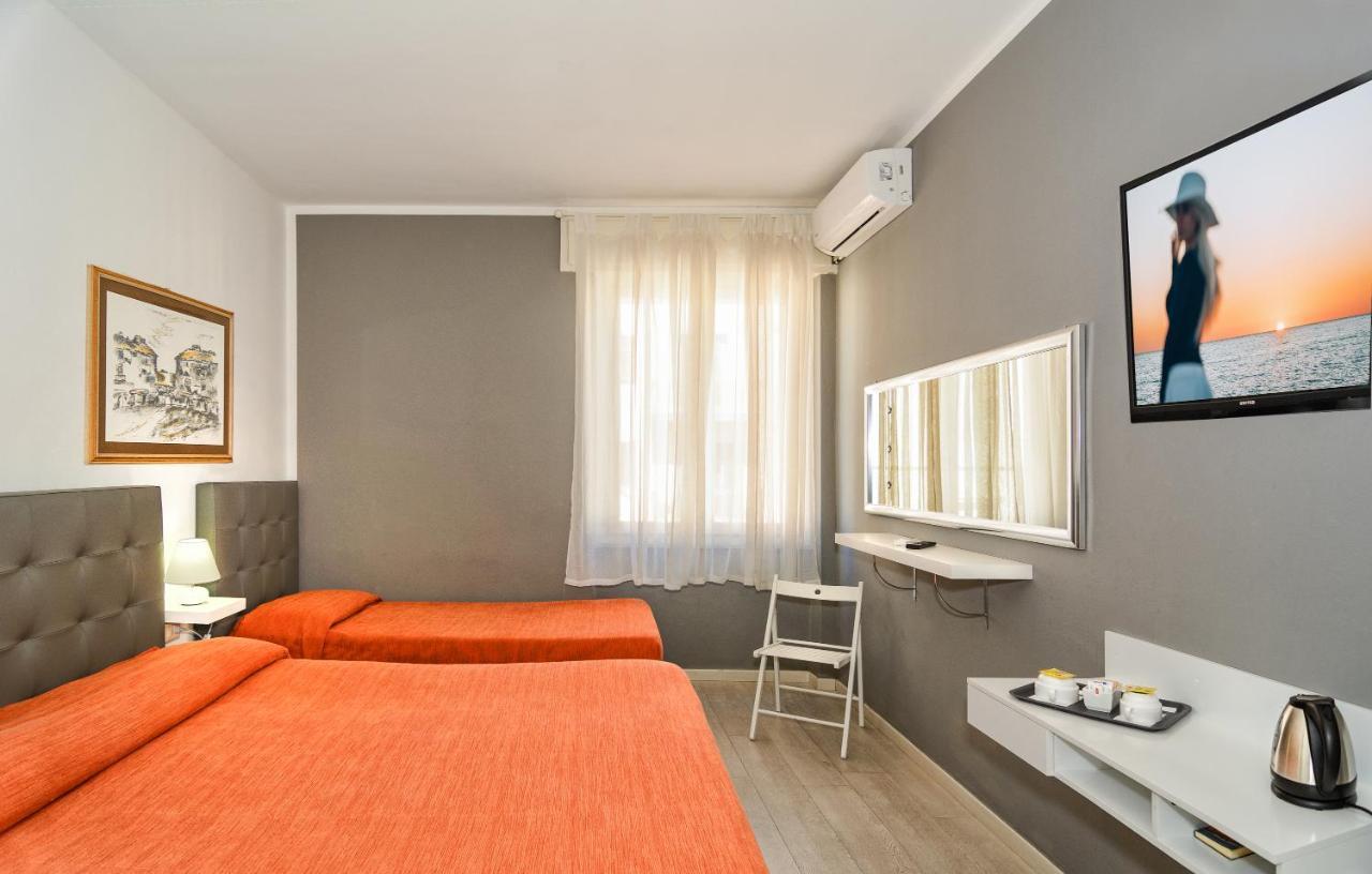 City Hotel 维亚雷焦 外观 照片
