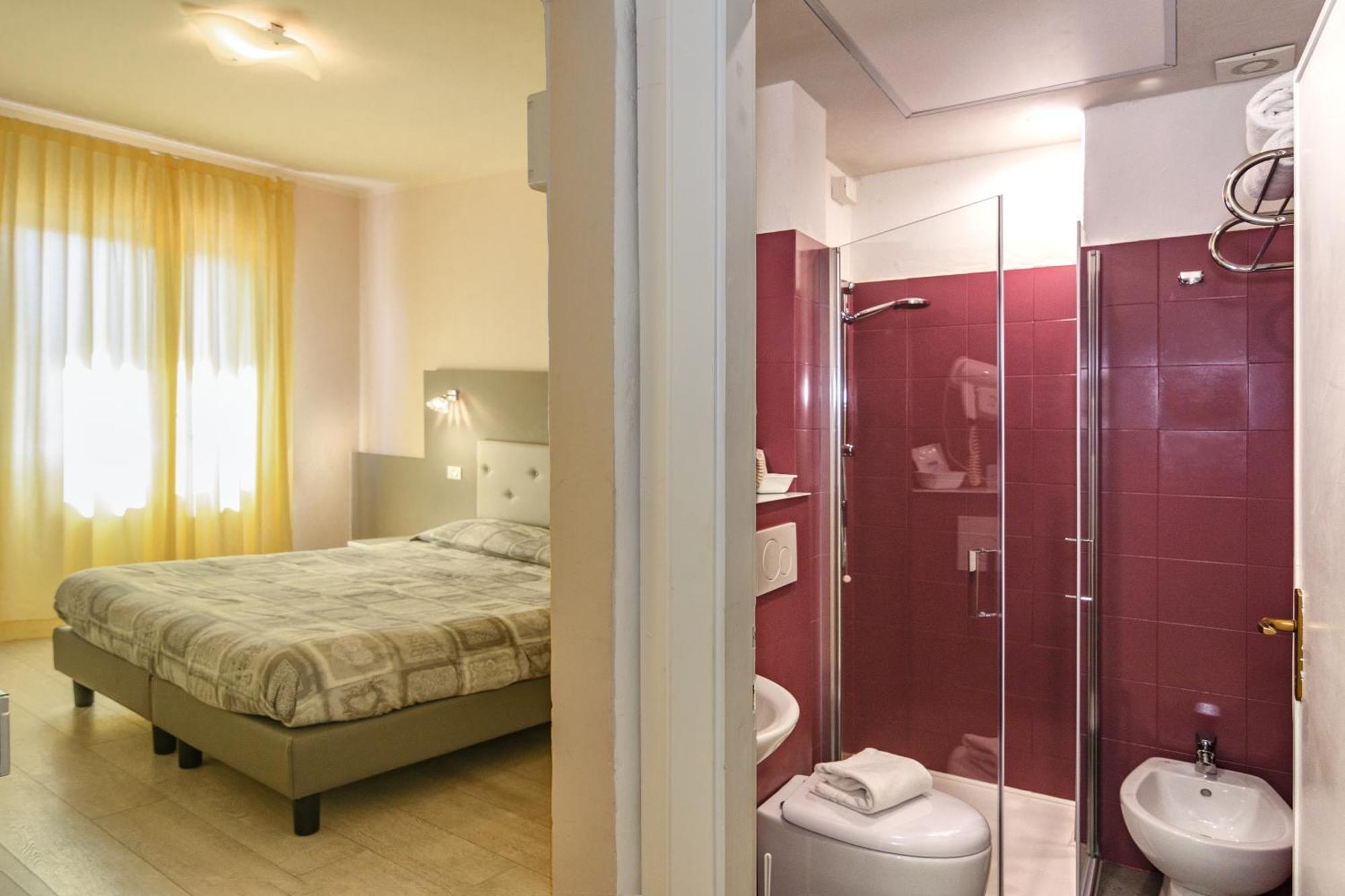 City Hotel 维亚雷焦 外观 照片