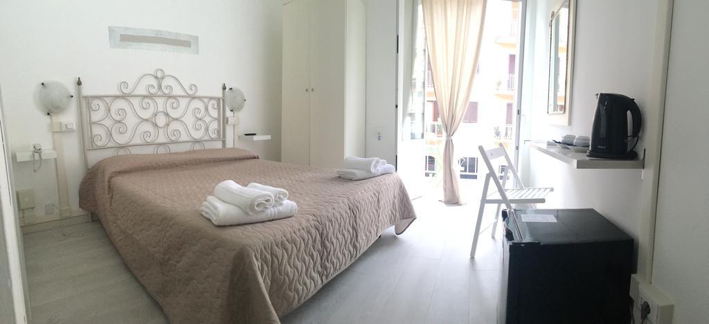 City Hotel 维亚雷焦 外观 照片