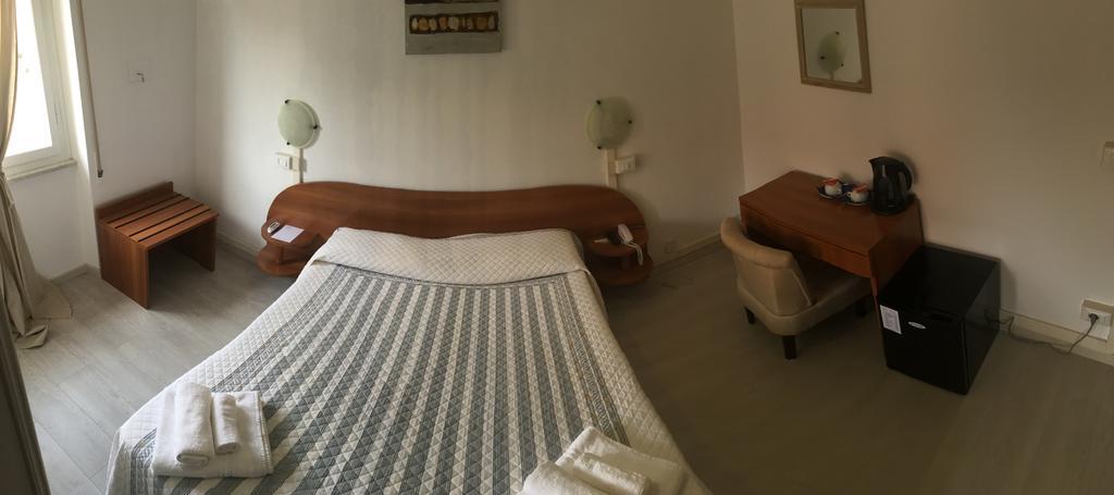 City Hotel 维亚雷焦 外观 照片