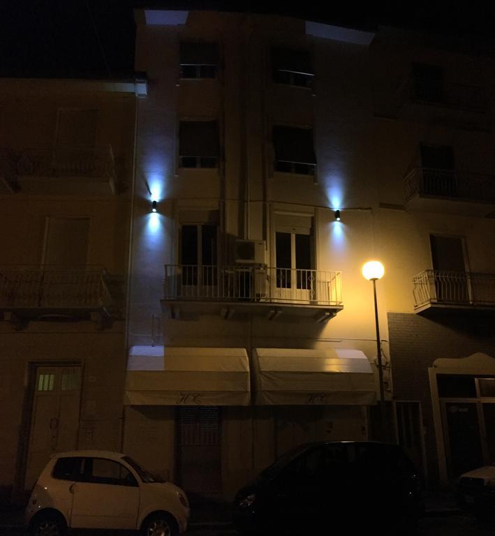 City Hotel 维亚雷焦 外观 照片